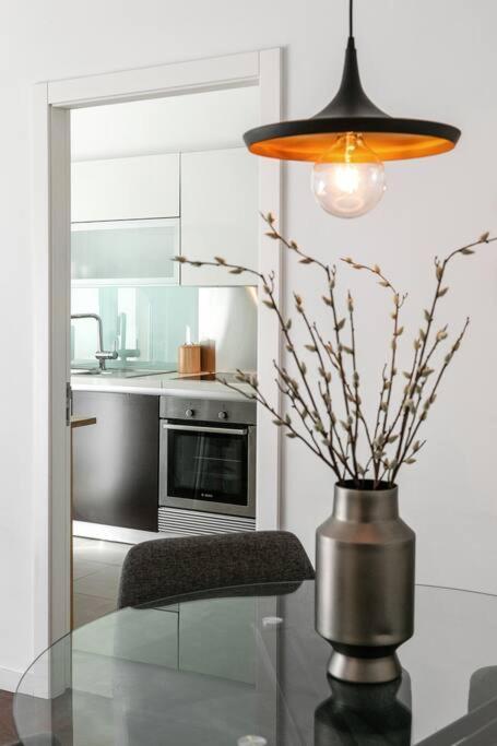 Lisbon Metro Apartment Bagian luar foto