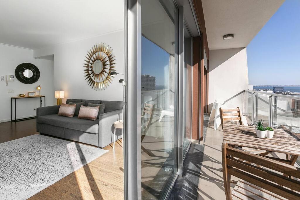 Lisbon Metro Apartment Bagian luar foto