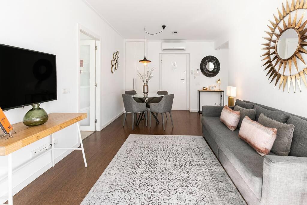 Lisbon Metro Apartment Bagian luar foto