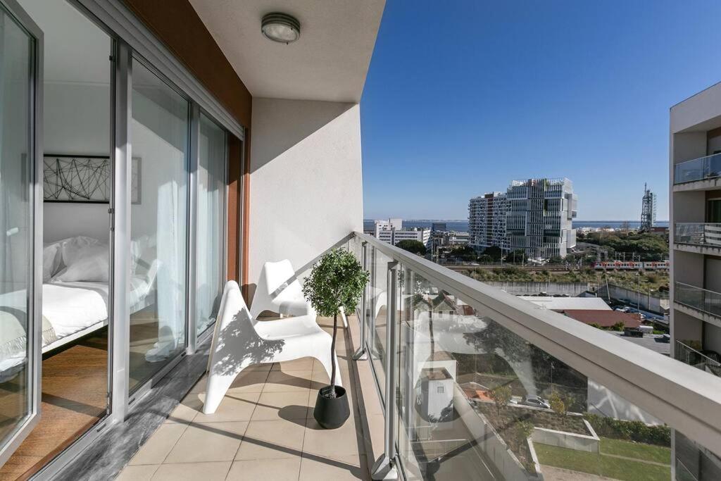 Lisbon Metro Apartment Bagian luar foto