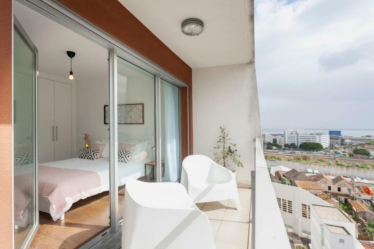 Lisbon Metro Apartment Bagian luar foto