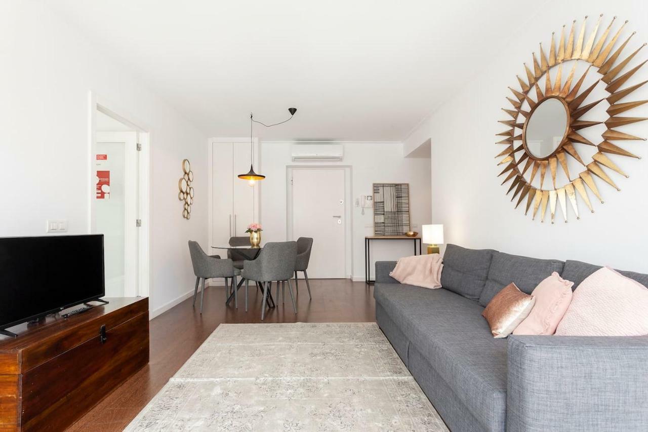 Lisbon Metro Apartment Bagian luar foto